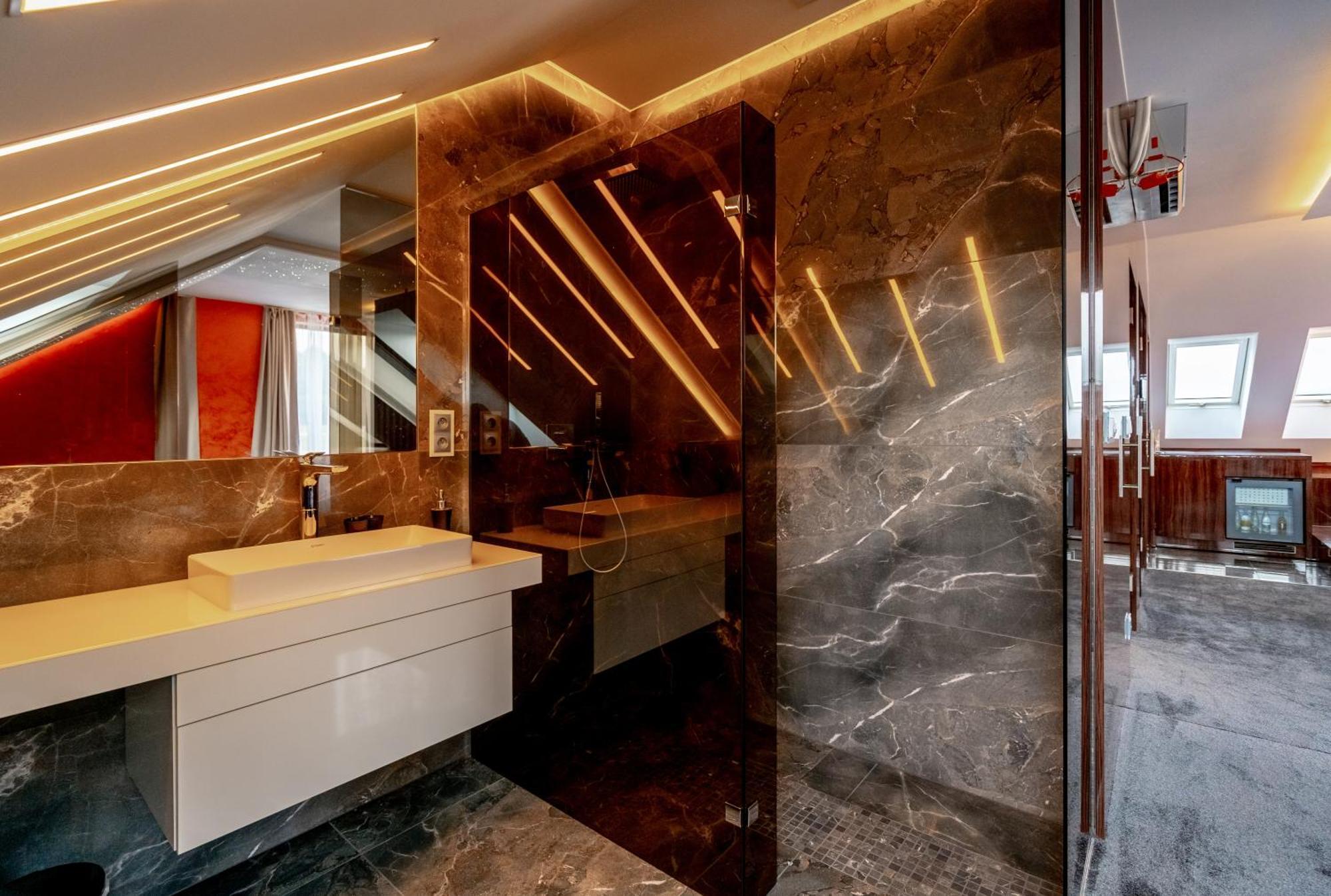 Aroma Gold Hotel Dolni Bousov Exterior photo