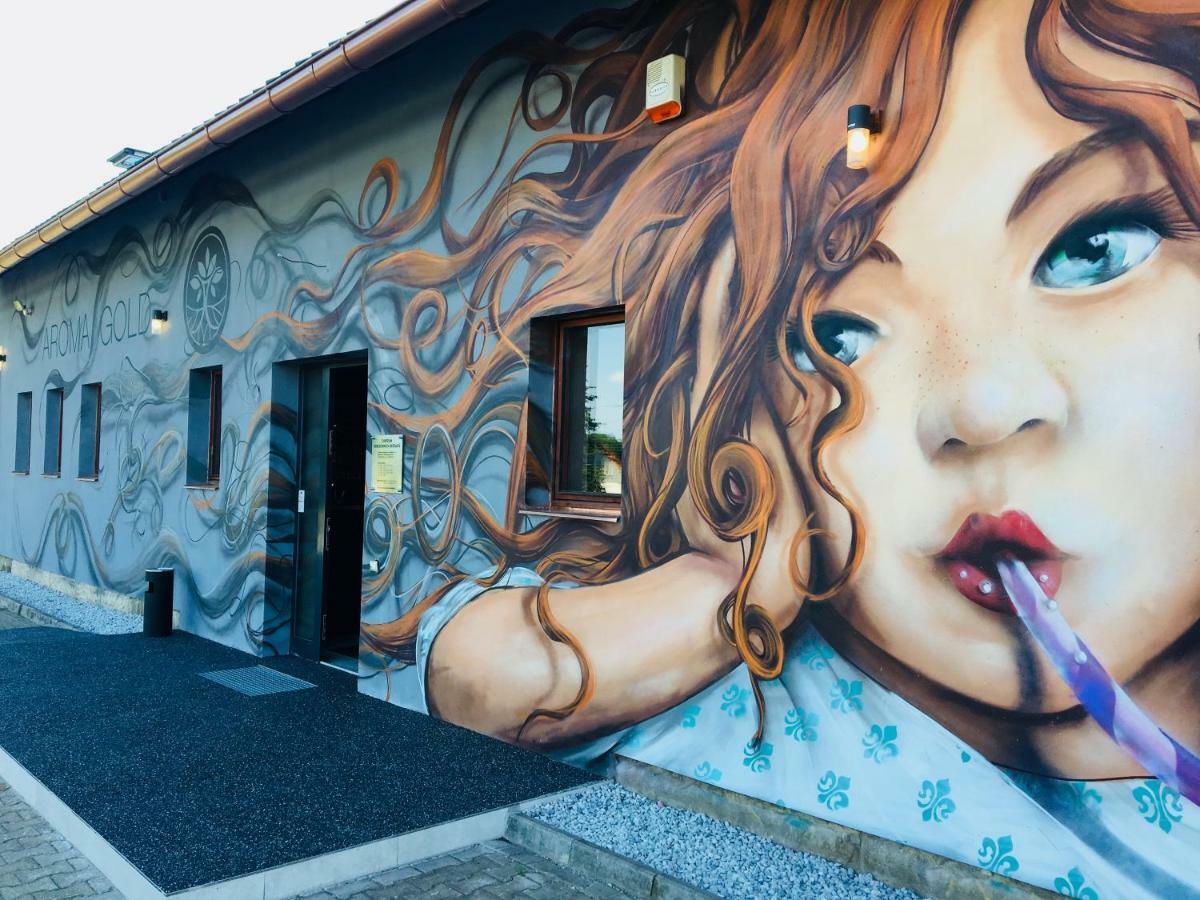 Aroma Gold Hotel Dolni Bousov Exterior photo
